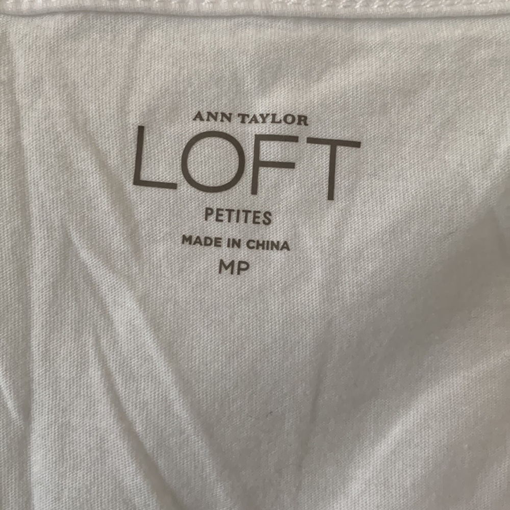 NWT LOFT White Peplum Detail Neckline Sleeveless Cotton/Modal Blend Top Size MP - Picture 3 of 9